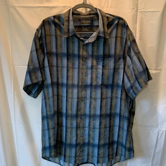 Point Zero short sleeve button up - Picture 1 of 4